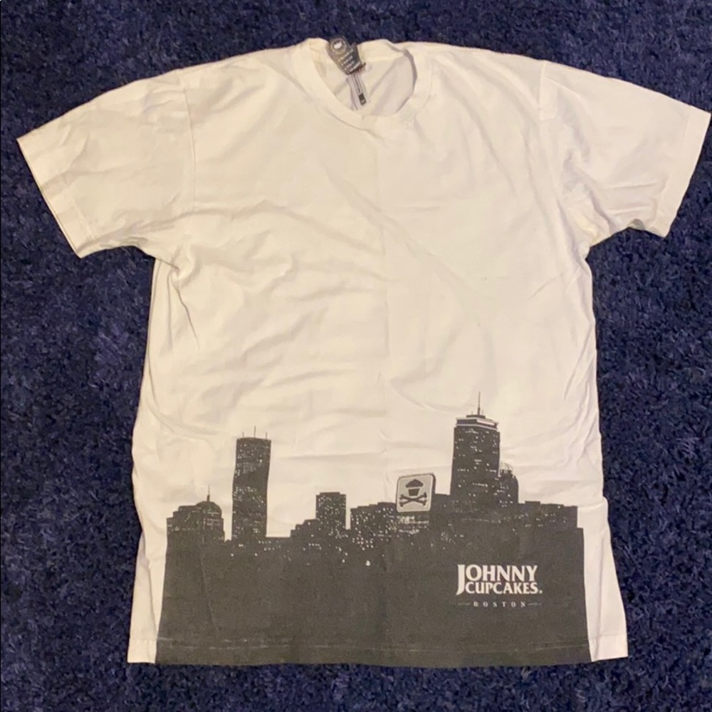 Vintage Johnny Cupcakes Boston Skyline T-shirt